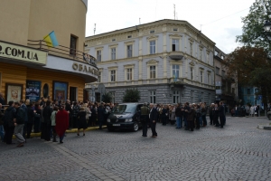 В ІВАНО-ФРАНКІВСЬКУ ПОПРОЩАЛИСЯ ІЗ ОЛЕГОМ ҐЕРЕТОЮ (ФОТО)